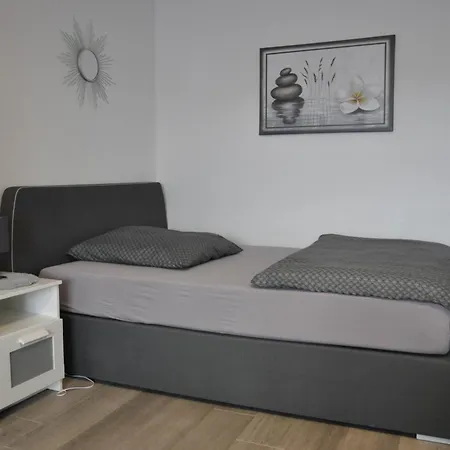 Comfort - Ruhe Oase - Balkon - Parkplatz - Self Check-in 24h Apartamento
